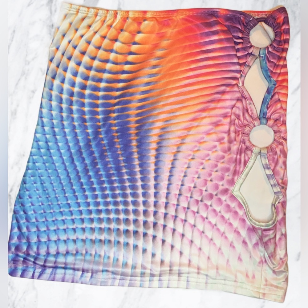 Trippy Mini Skirt w/ Sexy Ring Cut Outs on Side, Beautiful design & never worn!